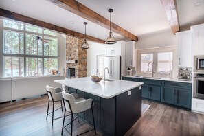 Microwave, oven, stovetop, dishwasher - Spacious Luxury Lakefront Home w/ Hottub, & Gym Near Clemson (West Union)