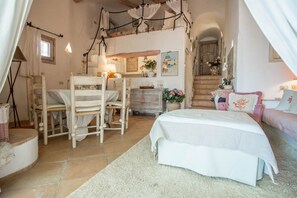 2 bedrooms, iron/ironing board, travel cot - GuestHost - Porto Cervo Liscia di Vacca Apartment (Liscia di Vacca)