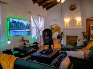 Interior - Edgewater Retreat w/ Pool,Hot Tub,Game Room,+More! (Miami)