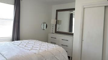 1 chambre, fer et planche à repasser, Wi-Fi, literie fournie