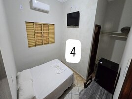 Habitación básica doble | Wifi gratis