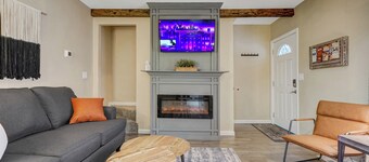 Two-Story Downtown Home with King Bed and Private Parking