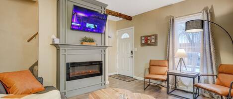 Smart TV, fireplace