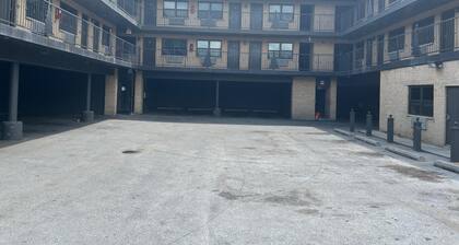 Capital O Empire Motel Chicago I-94