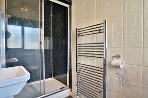 Ferienhaus, Mehrere Betten (Mill Wheel) | Badezimmer