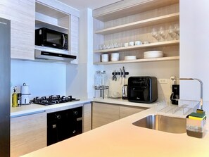Room | Private kitchen | Fridge, microwave, oven