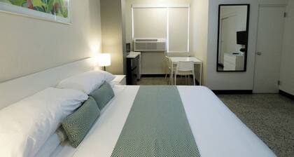 Pet Friendly Near The Beach Free Parking AC