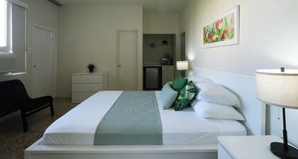 Smart TV Free Parking Near The Beach AC