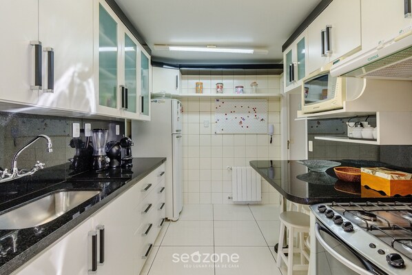 Basic Apartment | Private kitchen