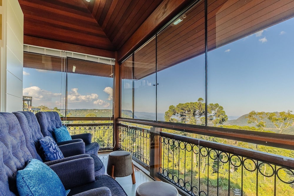 3 Bedroom Apartment With Mountain View Rlu0302