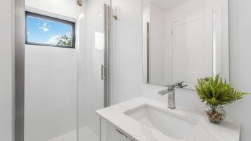 Towels, soap, shampoo, toilet paper