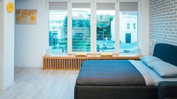 3 habitaciones, tabla de planchar con plancha, cuna de viaje y wifi