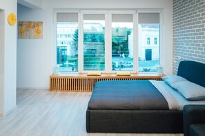 Iron/ironing board, travel cot, WiFi, bed sheets