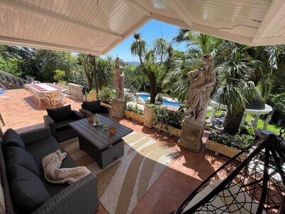 Ebano&Marfil Suite Home. A different kind of villa.