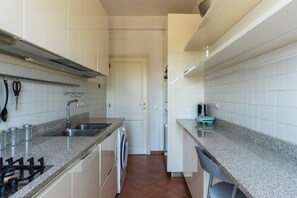 Dishwasher, toaster, ice maker - GuestHost - Bright 150 sqm apartment, perfect for 6 people, located on the sixth floor of a building with a lift (NOT suitable for disabled people).The property is located in a semi-central area of ​​Rome, in front of the San Giovanni metro stop, in  (Rome)