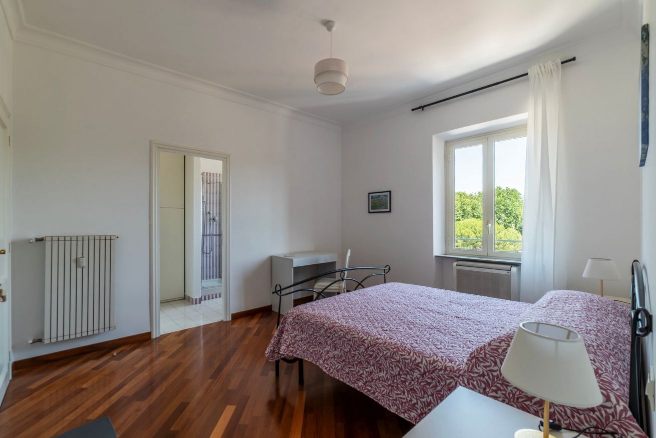 4 bedrooms