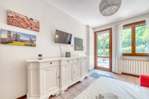 2 Schlafzimmer, Bügeleisen/Bügelbrett, Reisekinderbett