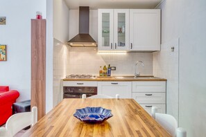 Refrigerador, microondas, lavavajillas y tostadora 