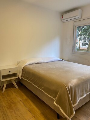 2 chambres, fer et planche à repasser, accès au Wi-Fi (inclus)