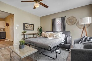 In-room safe, iron/ironing board, travel crib, free WiFi