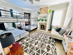 5 bedrooms, desk, iron/ironing board, travel crib