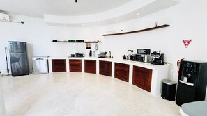 Coffee/tea maker, toaster, highchair