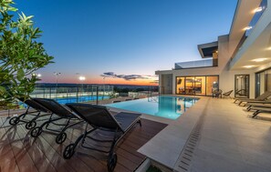 A heated pool - Luxurious home in Kakma with sauna (Kakma)