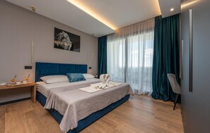 4 chambres, fer et planche à repasser, lit parapluie, accès Internet