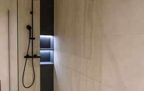 Douche, séchoir à cheveux