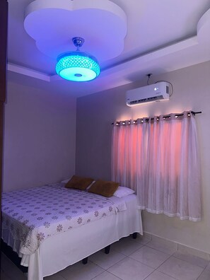 3 dormitorios, tabla de planchar con plancha, wifi gratis y ropa de cama