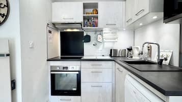 Fridge, microwave, oven, dishwasher