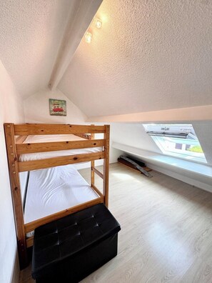 2 bedrooms