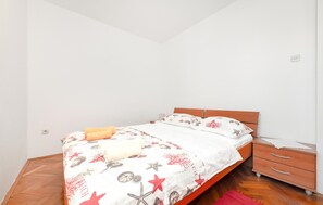 2 slaapkamers, reisbedje, gratis wifi, beddengoed