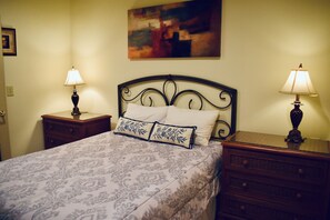 2 chambres, fer et planche à repasser, Wi-Fi, draps fournis