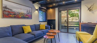 Slopes 2-BR Apartment In Kfardebian Near Slopes