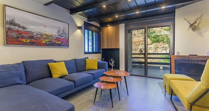 Slopes 2-BR Apartment In Kfardebian Near Slopes