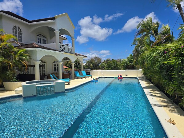 Alberca al aire libre 