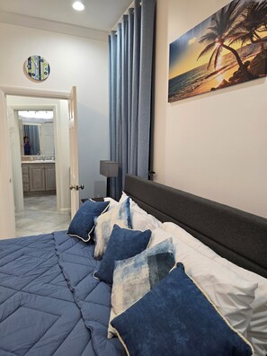 5 slaapkamers, een kluis op de kamer, een bureau