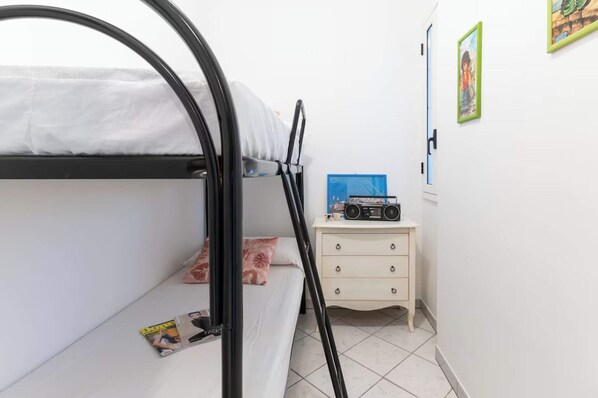 3 bedrooms, WiFi (free)