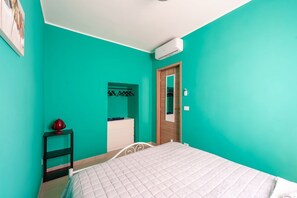 2 bedrooms, iron/ironing board