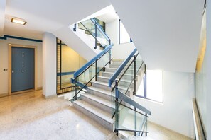 Interior - GuestHost - Bright Apartment with Terrace (Montesilvano)