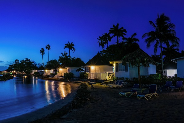 Bureau, fer et planche à repasser, accès au Wi-Fi (inclus)