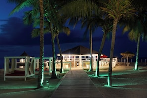 Poolside bar