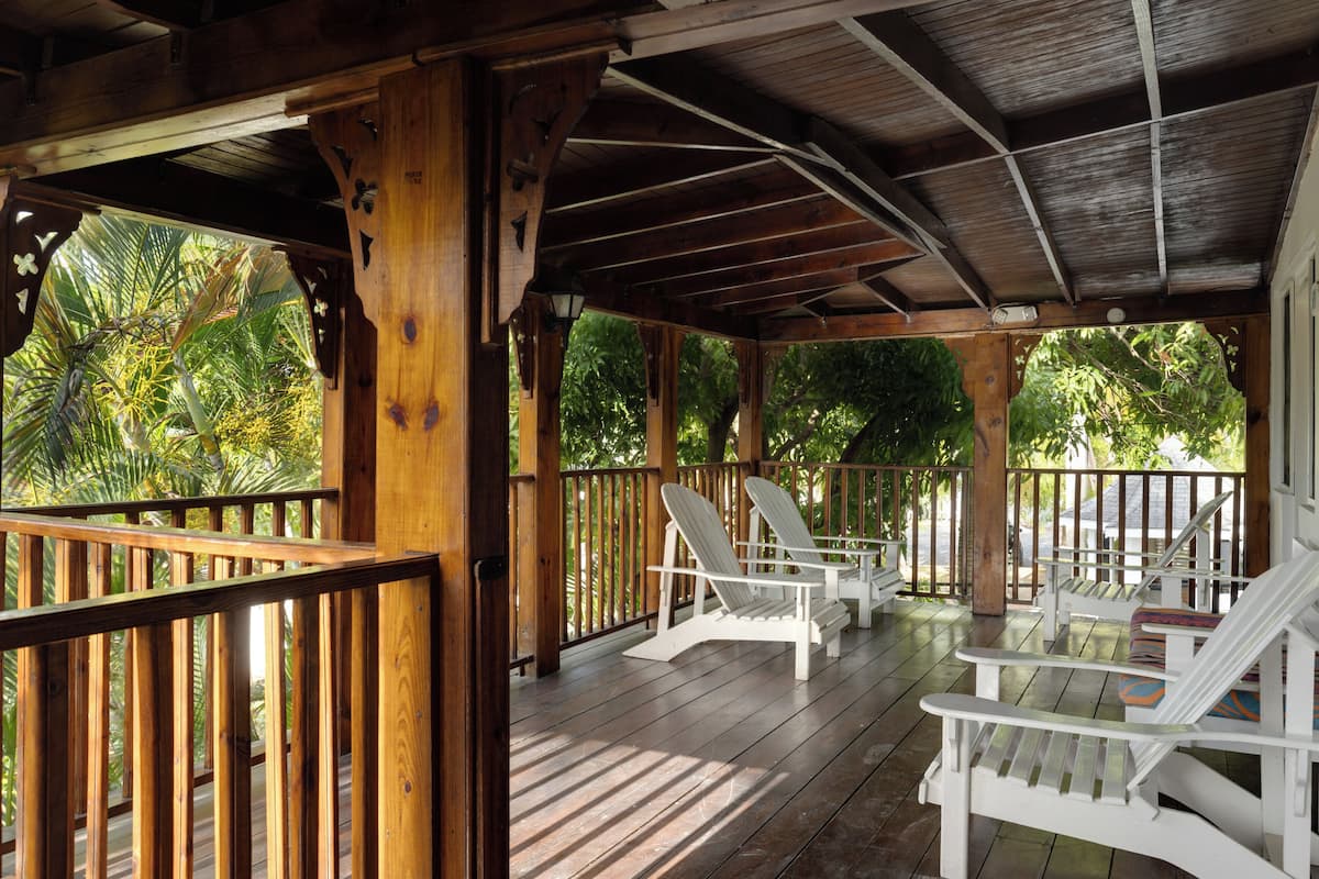 Standard Courtyard Family | Desk, iron/ironing board, free WiFi, bed sheets