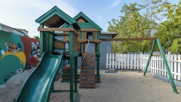 Children’s play area – outdoor