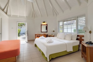 Garden View Cottage | Desk, iron/ironing board, free WiFi, bed sheets