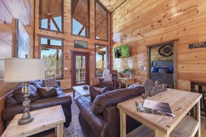 Smart-TV, Kamin, Bücher