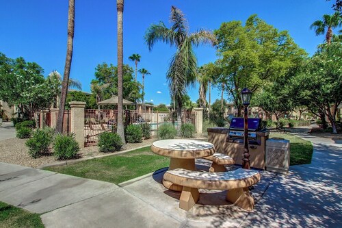 King, Queen & 2 Twins-Cardinals/Dodgers/Whites Sox Close w/Fitness, Heated Pool!