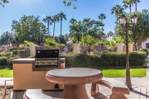 屋外ダイニングエリア