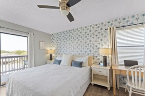 3 bedrooms, iron/ironing board, free WiFi, bed sheets - Dog Friendly! Pool! Walk to Beach! (Gulf Shores)